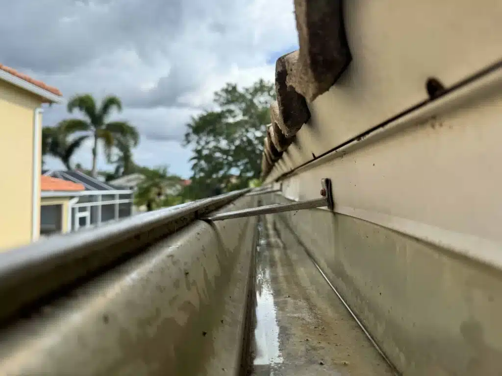 "gutters cleaning service performed"